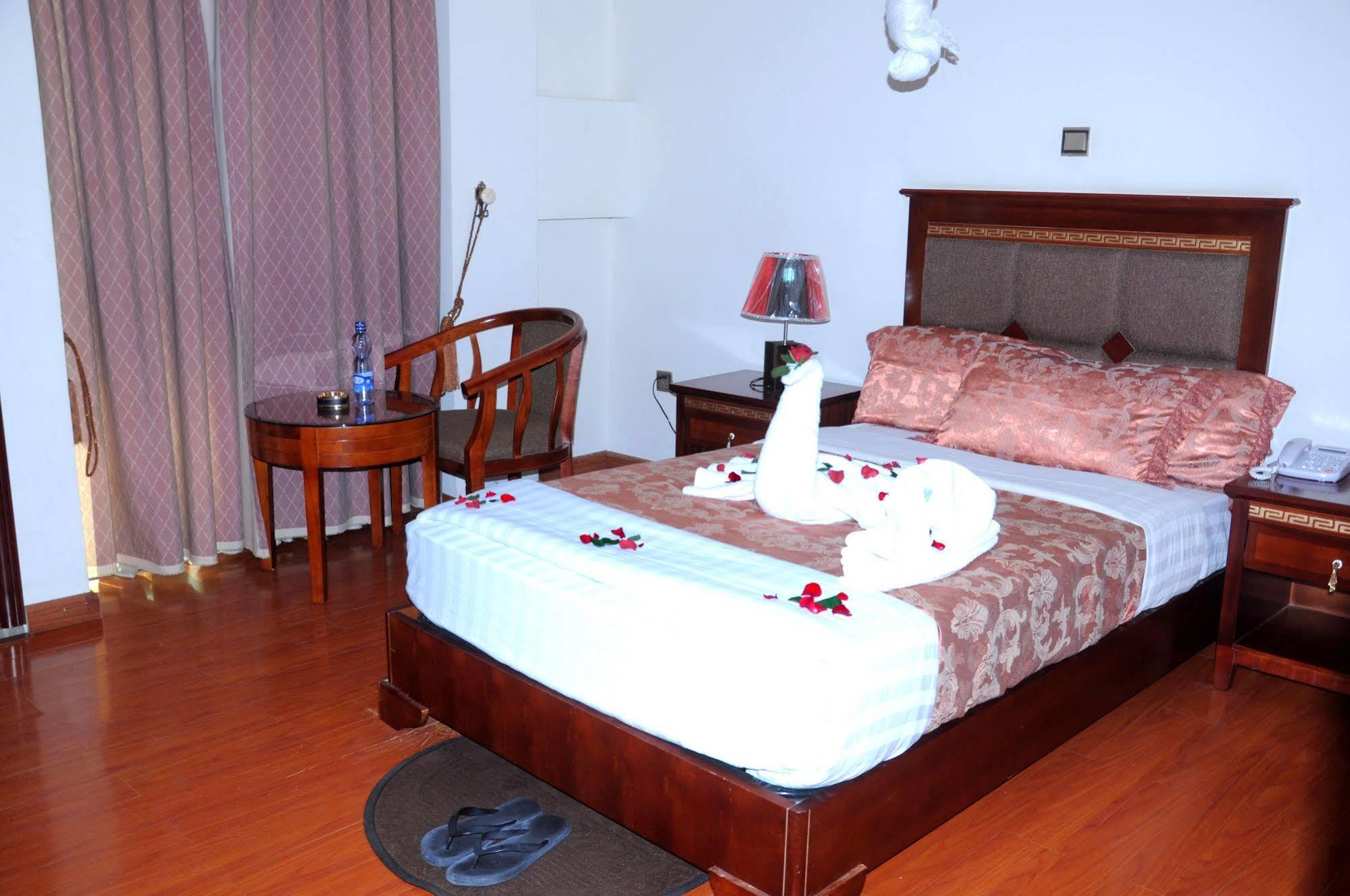 Addis Amba Hotel Bahir Dar Exterior foto